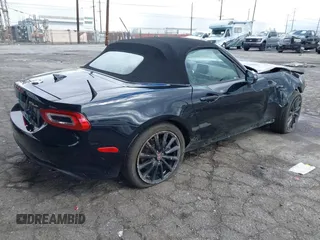 2018 FIAT 124 Spider Classica z VIN JC1NFAEK7J0138993, wystawiony jako IAAI lot #41726083 z przebiegiem 16 974 mil mil oraz . Historia ofert i sprzedaży dostępna na DreamBid. Obrazek 4.