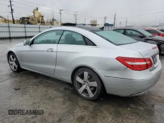 2013 Mercedes-Benz E 350 with VIN WDDKJ5KB7DF190650, listed as a Copart auction lot 44442755 with 194,823 mi miles and Salvage title. Bid and sale history available at DreamBid. Image 2.