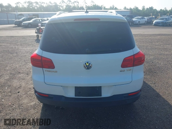 2014 Volkswagen Tiguan SE с VIN WVGAV3AX0EW598528, выставлен на аукционе IAAI как лот 42453851 с пробегом 141 869 миль миль и . История ставок и продаж доступна на DreamBid. Изображение 16.