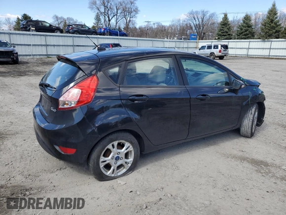 2014 Ford Fiesta SE z VIN 3FADP4EJ5EM182407, wystawiony jako Copart lot #51848425 z przebiegiem 134 347 mil mil oraz Szkoda całkowita • Salvage title. Historia ofert i sprzedaży dostępna na DreamBid. Obrazek 3.