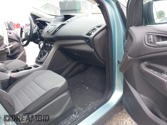 2013 Ford Escape SE with VIN 1FMCU0GX0DUC30622, listed as a IAAI auction lot 42281904 with 74,165 mi miles and . Bid and sale history available at DreamBid. Image 5.