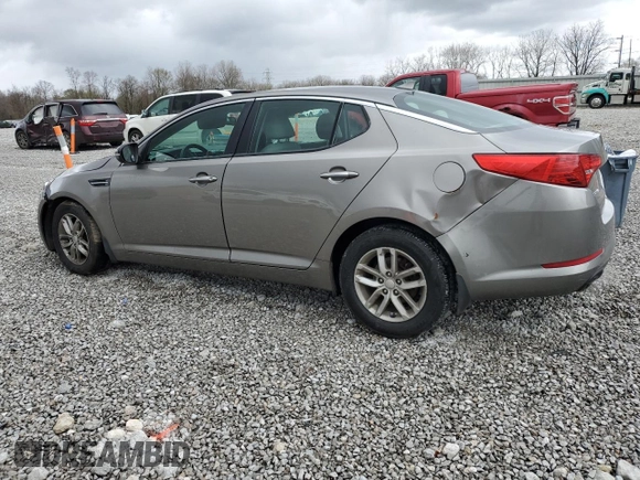 2013 Kia Optima LX z VIN 5XXGM4A70DG251868, wystawiony jako Copart lot #52921925 z przebiegiem 114 318 mil mil oraz Szkody całkowita. Historia ofert i sprzedaży dostępna na DreamBid. Obrazek 2.