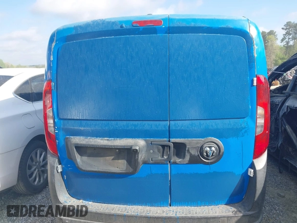 2017 Ram ProMaster City Cargo Tradesman z VIN ZFBERFAB0H6E01531, wystawiony jako IAAI lot #41889780 z przebiegiem 59 734 mil mil oraz . Historia ofert i sprzedaży dostępna na DreamBid. Obrazek 16.