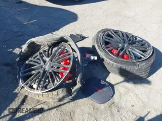 2024 Aston Martin DB12 z VIN SCFRMFGWXRGM13607, wystawiony jako IAAI lot #41380304 z przebiegiem Nie podano mil oraz . Historia ofert i sprzedaży dostępna na DreamBid. Obrazek 11.