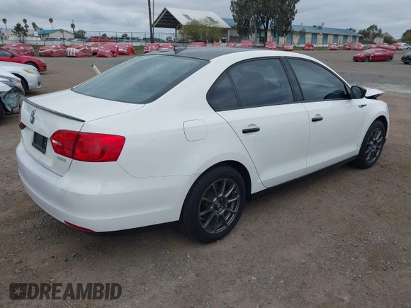 2014 Volkswagen Jetta S with VIN 3VW2K7AJ6EM233000, listed as a IAAI auction lot 41895391 with 130,692 mi miles and . Bid and sale history available at DreamBid. Image 4.
