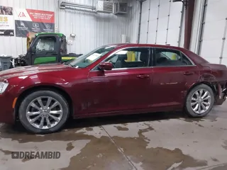 2015 Chrysler 300 Limited with VIN 2C3CCARGXFH892146, listed as a IAAI auction lot 41675840 with 60,527 mi miles. Bid and sale history available at carsss.com. Image 14.