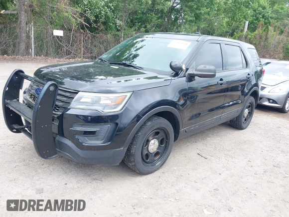 2017 Ford Police Interceptor Utility z VIN 1FM5K8AR8HGA37503, wystawiony jako IAAI lot #42414520 z przebiegiem 107 551 mil mil oraz . Historia ofert i sprzedaży dostępna na DreamBid. Obrazek 2.