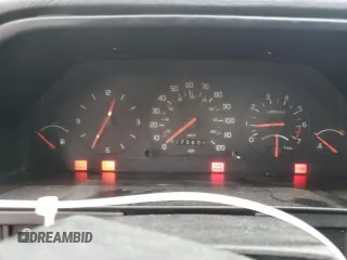 1990 Volvo 760 z VIN YV1GA8740L0089828, wystawiony jako Copart lot #84668844 z przebiegiem 272 600 mil mil oraz Szkody całkowita. Historia ofert i sprzedaży dostępna na DreamBid. Obrazek 9.