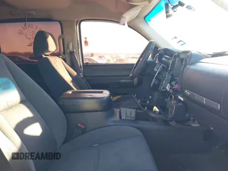 2009 Chevrolet Silverado 1500 LT with VIN 3GCEC23J89G284239, listed as a IAAI auction lot 41394941 with 341,236 mi miles. Bid and sale history available at carsss.com. Image 5.