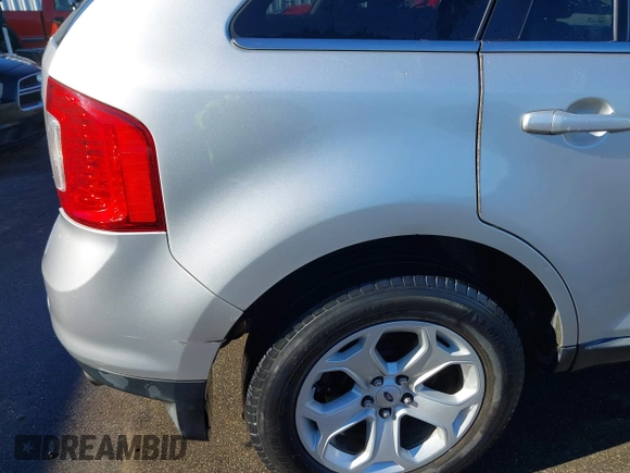 2011 Ford Edge Limited with VIN 2FMDK3KC2BBA02771, listed as a IAAI auction lot 41444370 with 211,725 mi miles. Bid and sale history available at carsss.com. Image 6.