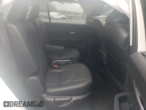 2024 Toyota Highlander XLE with VIN 5TDAAAB56RS056857, listed as a Copart auction lot 55140015 with 11,832 mi miles and Salvage title. Bid and sale history available at DreamBid. Image 11.