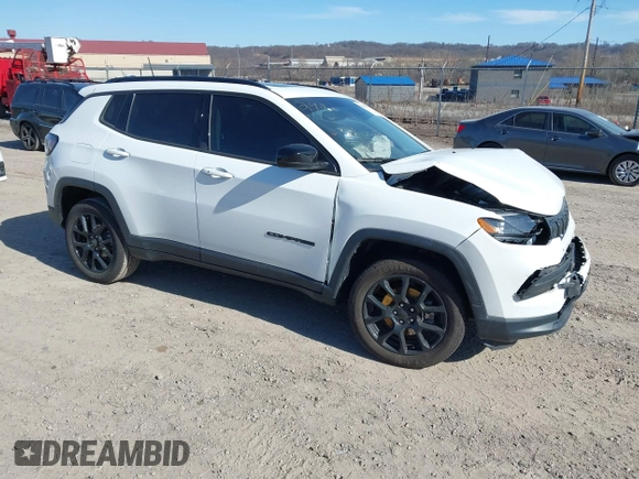 2022 Jeep Compass Latitude Lux с VIN 3C4NJDFB5NT172425, выставлен на аукционе IAAI как лот 41800293 с пробегом 34 588 миль миль и . История ставок и продаж доступна на DreamBid. Изображение 1.