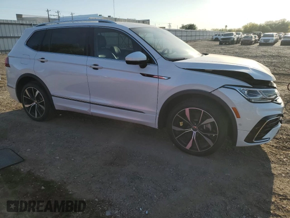 2024 Volkswagen Tiguan SEL R-Line с VIN 3VV4B7AX3RM141897, выставлен на аукционе Copart как лот 52227155 с пробегом 12 988 миль миль и Списание • Salvage title. История ставок и продаж доступна на DreamBid. Изображение 4.
