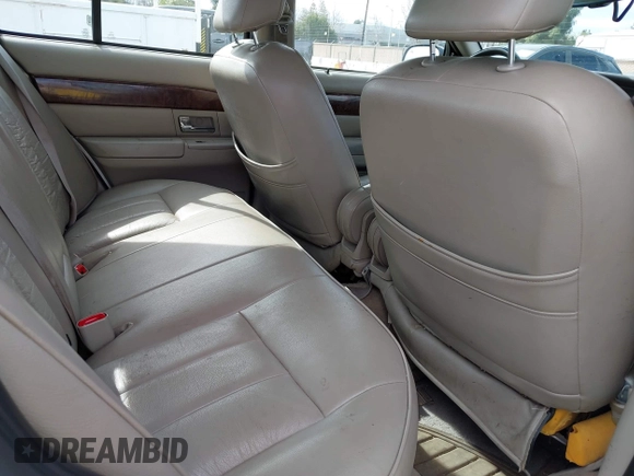 2010 Mercury Grand Marquis LS z VIN 2MEBM7FV4AX618013, wystawiony jako IAAI lot #41652851 z przebiegiem 281 919 mil mil oraz . Historia ofert i sprzedaży dostępna na DreamBid. Obrazek 8.