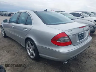 2009 Mercedes-Benz E-Class Luxury 3.5L with VIN WDBUF56X79B385039, listed as a IAAI auction lot 41760653 with 142,970 mi miles. Bid and sale history available at carsss.com. Image 3.