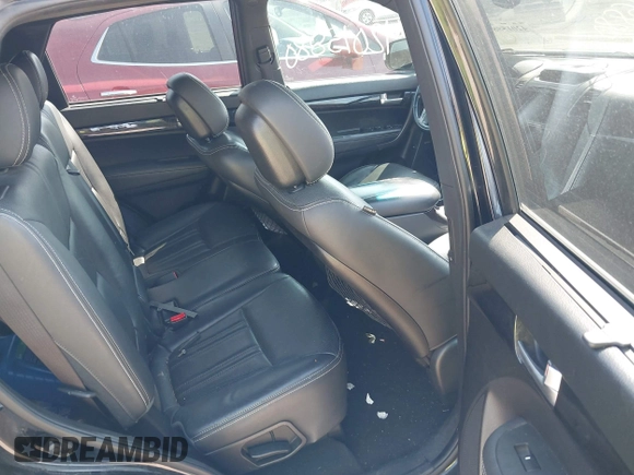 2014 Kia Sorento SX z VIN 5XYKWDA70EG455636, wystawiony jako IAAI lot #42015880 z przebiegiem 211 075 mil mil oraz . Historia ofert i sprzedaży dostępna na DreamBid. Obrazek 8.