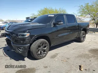 2020 Ram 1500 Limited z VIN 1C6SRFHT8LN143258, wystawiony jako Copart lot #55665515 z przebiegiem 24 657 mil mil oraz Szkoda całkowita • Salvage title. Historia ofert i sprzedaży dostępna na DreamBid. Obrazek 1.
