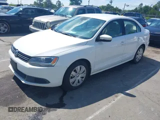 2013 Volkswagen Jetta SE с VIN 3VWDX7AJ7DM434235, выставлен на аукционе IAAI как лот 42292730 с пробегом 166 353 миль миль и . История ставок и продаж доступна на DreamBid. Изображение 2.