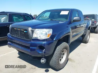2005 Toyota Tacoma z VIN 5TEUU42N25Z099188, wystawiony jako IAAI lot #42179039 z przebiegiem 147 058 mil mil oraz . Historia ofert i sprzedaży dostępna na DreamBid. Obrazek 18.