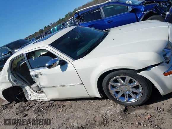 2005 Chrysler 300 with VIN 2C3AA63H75H170384, listed as a IAAI auction lot 41812822 with 1 mi miles. Bid and sale history available at carsss.com. Image 12.