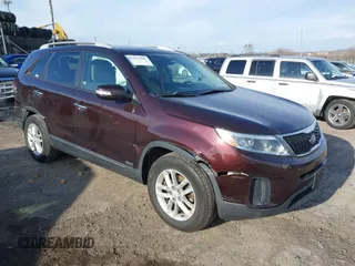 2015 Kia Sorento LX with VIN 5XYKTDA70FG580629, listed as a IAAI auction lot 41623587 with 105,266 mi miles. Bid and sale history available at carsss.com. Image 1.