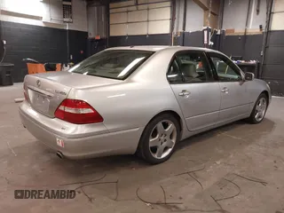 2004 Lexus LS 430 z VIN JTHBN36F840154239, wystawiony jako IAAI lot #42321185 z przebiegiem 117 073 mil mil oraz . Historia ofert i sprzedaży dostępna na DreamBid. Obrazek 4.