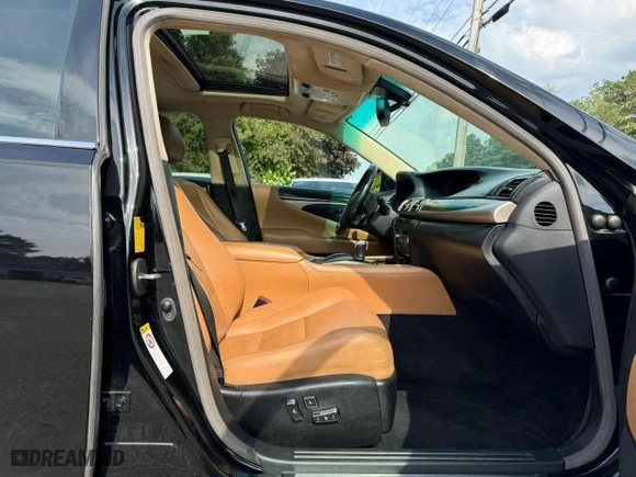 2014 Lexus LS 460 L with VIN JTHDL5EF0E5006716, listed as a Copart auction lot 77359464 with 231,024 mi miles and Clean Title. Bid and sale history available at carsss.com. Image 5.