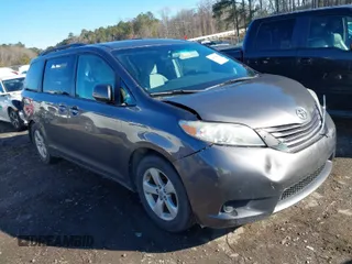 2017 Toyota Sienna LE Auto Access Seat with VIN 5TDKZ3DC9HS772056, listed as a IAAI auction lot 41435461 with 158,777 mi miles. Bid and sale history available at carsss.com. Image 1.
