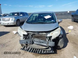 2015 Nissan Note S Plus z VIN 3N1CE2CP2FL402023, wystawiony jako IAAI lot #41461979 z przebiegiem 165 437 mil mil oraz . Historia ofert i sprzedaży dostępna na DreamBid. Obrazek 6.