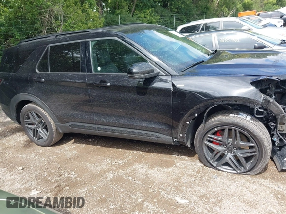 2025 Ford Explorer ST-Line with VIN 1FMUK8KH7SGB38511, listed as a IAAI auction lot 42846565 with 11,936 mi miles and . Bid and sale history available at DreamBid. Image 13.