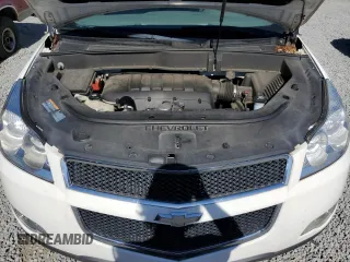2012 Chevrolet Traverse 1LT z VIN 1GNKVGED0CJ207833, wystawiony jako Copart lot #58083155 z przebiegiem 120 058 mil mil oraz Szkoda całkowita • Salvage title. Historia ofert i sprzedaży dostępna na DreamBid. Obrazek 12.