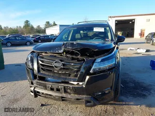 2024 Nissan Pathfinder SL with VIN 5N1DR3CC9RC219030, listed as a IAAI auction lot 40865085 with 1,173 mi miles. Bid and sale history available at carsss.com. Image 6.