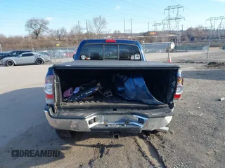 2008 Toyota Tacoma with VIN 5TEUU42N68Z533231, listed as a IAAI auction lot 41588789 with 114,423 mi miles and . Bid and sale history available at DreamBid. Image 16.