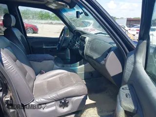 2002 Ford Explorer Sport Trac Value z VIN 1FMZU77E72UD39562, wystawiony jako IAAI lot #42693005 z przebiegiem 185 220 mil mil oraz . Historia ofert i sprzedaży dostępna na DreamBid. Obrazek 5.