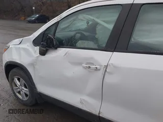 2018 Chevrolet Trax LS with VIN 3GNCJNSB9JL283743, listed as a IAAI auction lot 41569737 with 35,337 mi miles and . Bid and sale history available at DreamBid. Image 22.