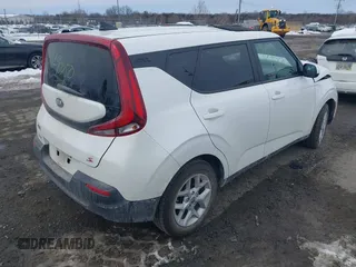 2020 Kia Soul LX with VIN KNDJ23AU5L7054438, listed as a IAAI auction lot 41295050 with 138,549 mi miles. Bid and sale history available at carsss.com. Image 4.