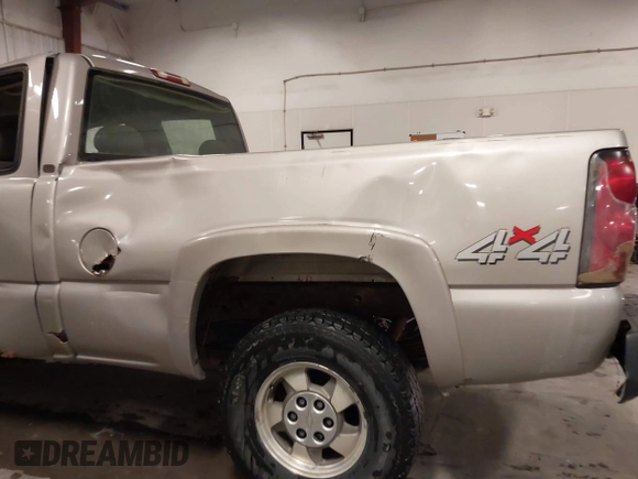 2004 Chevrolet Silverado 1500 with VIN 1GCEK19T74E385021, listed as a IAAI auction lot 41352639 with 152,734 mi miles and . Bid and sale history available at DreamBid. Image 16.