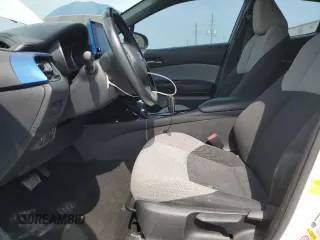 2019 Toyota C-HR XLE z VIN NMTKHMBX5KR079425, wystawiony jako Copart lot #57315345 z przebiegiem 109 441 mil mil oraz Szkoda całkowita • Salvage title. Historia ofert i sprzedaży dostępna na DreamBid. Obrazek 7.