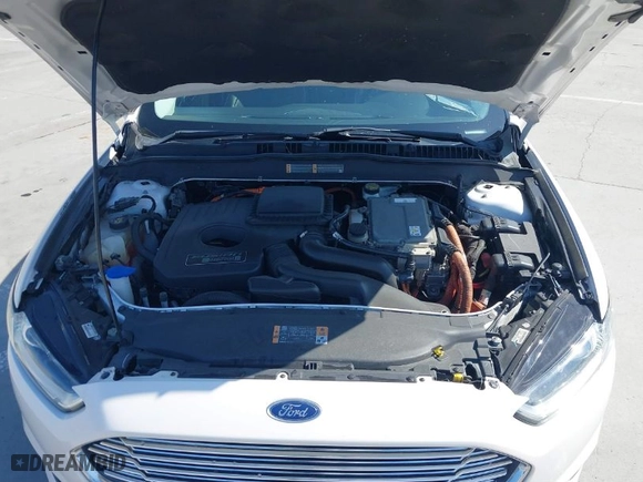 2013 Ford Fusion Energi Titanium with VIN 3FA6P0SU3DR273676, listed as a IAAI auction lot 41777822 with 189,283 mi miles. Bid and sale history available at carsss.com. Image 10.