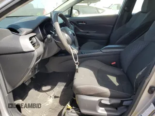 2020 Toyota C-HR LE z VIN JTNKHMBX2L1080432, wystawiony jako Copart lot #53739265 z przebiegiem 110 323 mil mil oraz Szkoda całkowita • Salvage title. Historia ofert i sprzedaży dostępna na DreamBid. Obrazek 7.