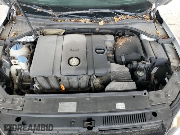2013 Volkswagen Passat SE с VIN 1VWBH7A35DC118033, выставлен на аукционе Copart как лот 59998325 с пробегом 248 493 миль миль и Чистый • Clean title. История ставок и продаж доступна на DreamBid. Изображение 11.