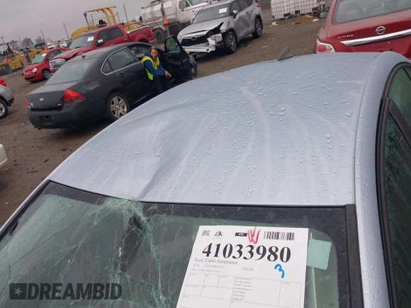 2018 Chevrolet Cruze LS with VIN 1G1BC5SMXJ7197516, listed as a IAAI auction lot 41033980 with 124,058 mi miles and . Bid and sale history available at DreamBid. Image 19.