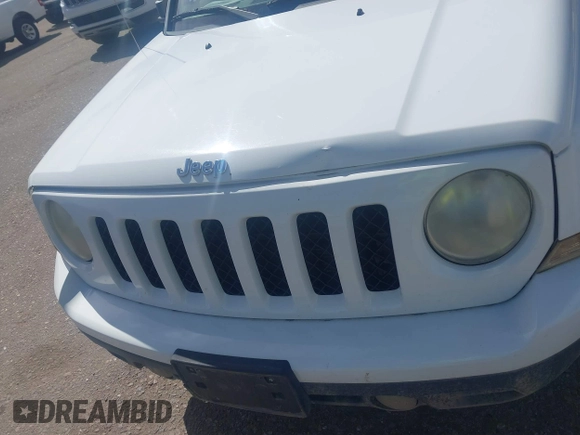 2012 Jeep Patriot Sport with VIN 1C4NJRBBXCD576424, listed as a IAAI auction lot 41823663 with 194,765 mi miles and . Bid and sale history available at carsss.com. Image 6.