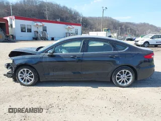 2020 Ford Fusion SE with VIN 3FA6P0LU4LR262988, listed as a IAAI auction lot 41768189 with 64,086 mi miles and . Bid and sale history available at DreamBid. Image 15.
