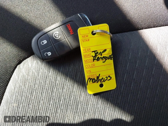 2021 Jeep Renegade Latitude z VIN ZACNJDBB1MPM77865, wystawiony jako IAAI lot #41743614 z przebiegiem 51 223 mil mil oraz . Historia ofert i sprzedaży dostępna na DreamBid. Obrazek 11.