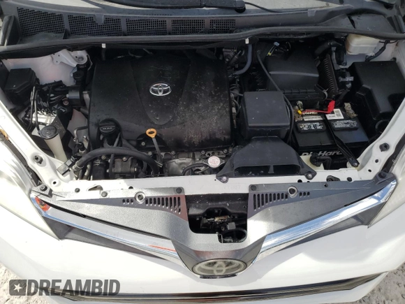 2018 Toyota Sienna XLE Auto Access Seat with VIN 5TDYZ3DC9JS960124, listed as a Copart auction lot 54828065 with 109,021 mi miles and Clean Title. Bid and sale history available at carsss.com. Image 12.