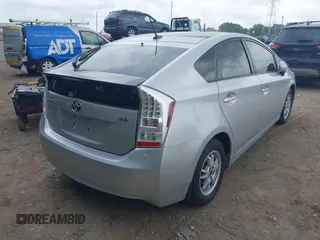 2010 Toyota Prius II z VIN JTDKN3DUXA0231563, wystawiony jako IAAI lot #42257975 z przebiegiem 198 000 mil mil oraz . Historia ofert i sprzedaży dostępna na DreamBid. Obrazek 4.