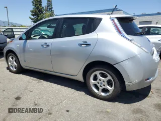 2011 Nissan LEAF SL-e z VIN JN1AZ0CP1BT002136, wystawiony jako Copart lot #57594155 z przebiegiem 54 471 mil mil oraz Czysty tytuł • Clean title. Historia ofert i sprzedaży dostępna na DreamBid. Obrazek 2.