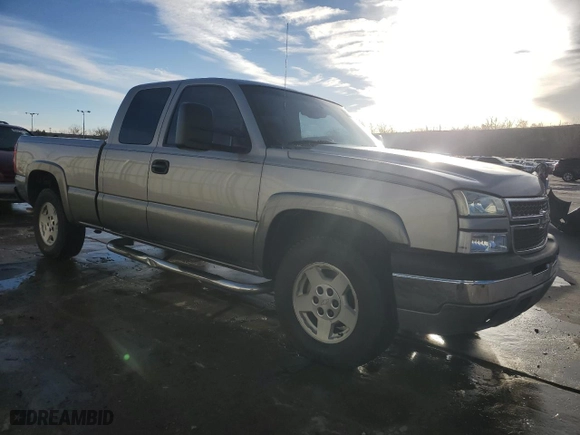 2006 Chevrolet Silverado 1500 LT2 with VIN 1GCEK19B76Z285892, listed as a Copart auction lot 49075835 with 182,265 mi miles and Salvage Title. Bid and sale history available at carsss.com. Image 4.