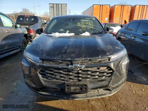2024 Chevrolet Trax 1RS with VIN KL77LGE26RC145237, listed as a Copart auction lot 45877355 with 28,916 mi miles and Salvage Title. Bid and sale history available at carsss.com. Image 5.